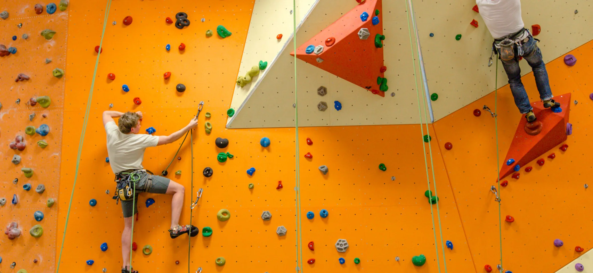 Kletterwand in der Stadtfeldturnhalle | © DAV-WR Kletterwand in der Stadtfeldturnhalle | © DAV-WR